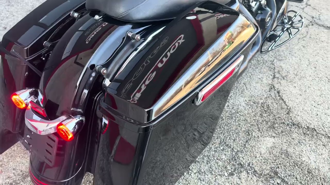 2018 Harley Davidson Street Glide for sale. 28k miles. Only $8999. Clean title. 