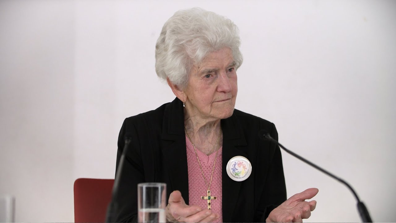 Intervista ad Anna Hackl - In instancabile difesa del coraggio civile