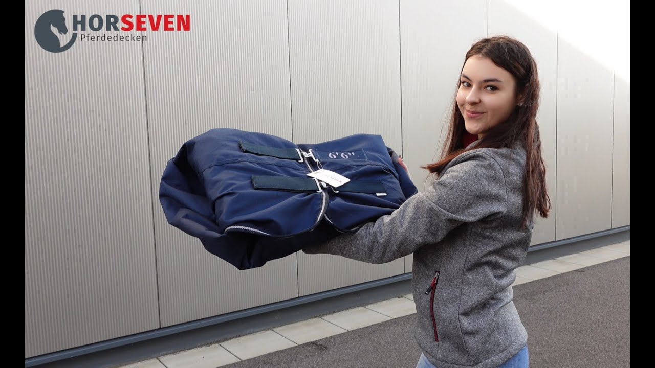 3 Möglichkeiten eine Pferdedecke zu falten [Tutorial - deutsch]