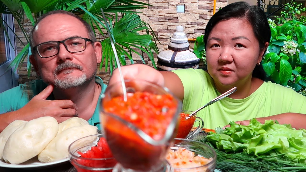 МУКБАНГ аджика, пигоди/ Передаем привет и обсуждаем рекламу/ MUKBANG adjika, pigodi.