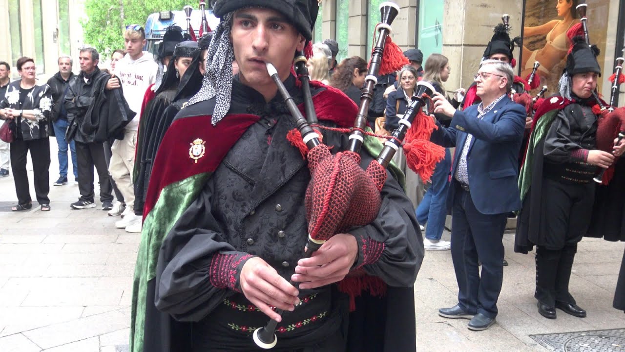 Pasacalles Real Banda de Gaitas de Diputación de Ourense Festa Major de Sant Anastasi Lleida 2023