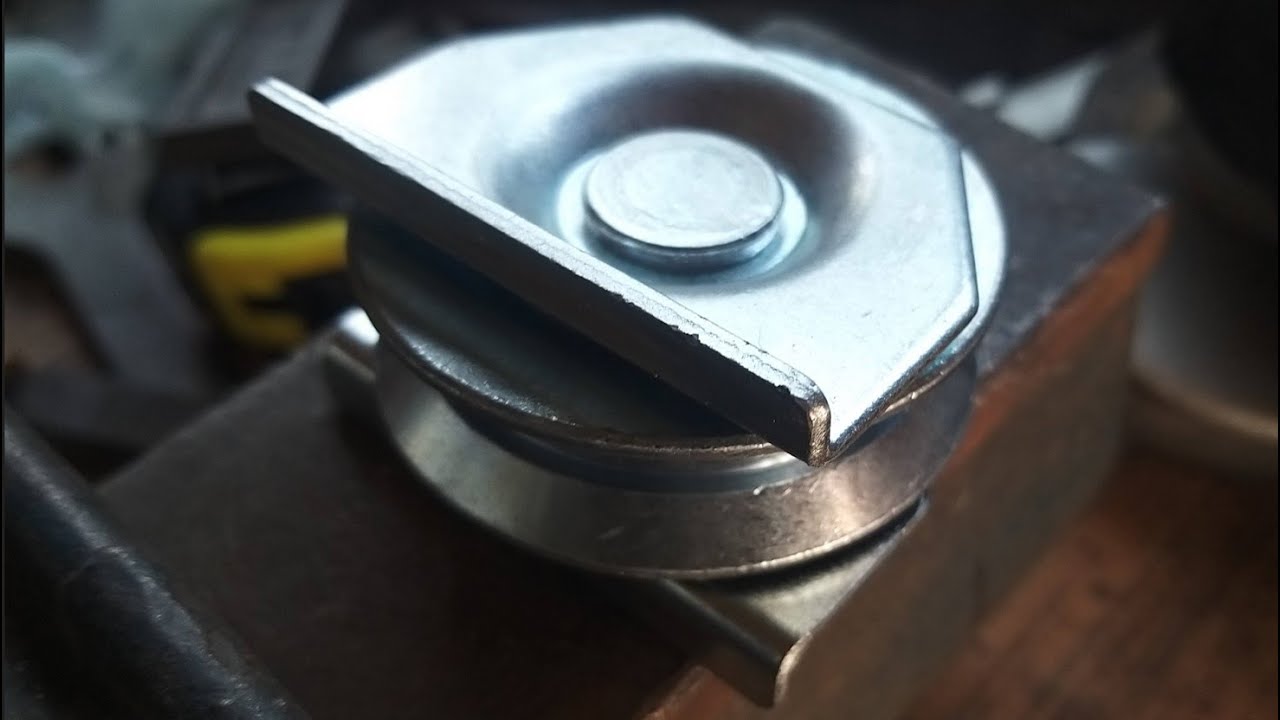 Установка рельса и колеса для откатных ворот