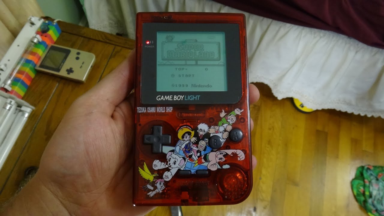 Unboxing a vintage Tezuka Osamu Limited Edition Gameboy Light system (nintendo game Boy)
