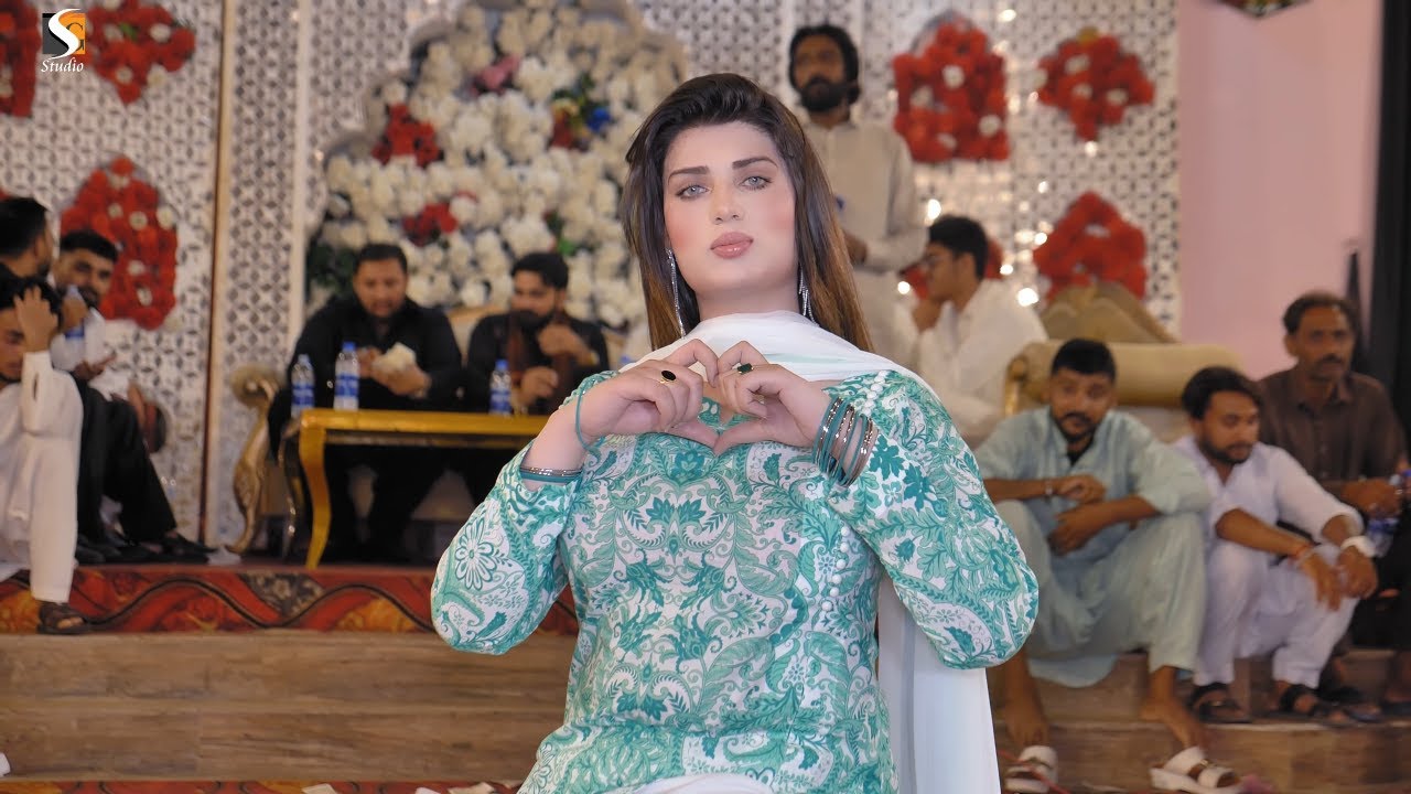 Ap V Badnam Hoyain Manu V Badnam Kitai , URWA KHAN Dance Performance , SGStudio 2025