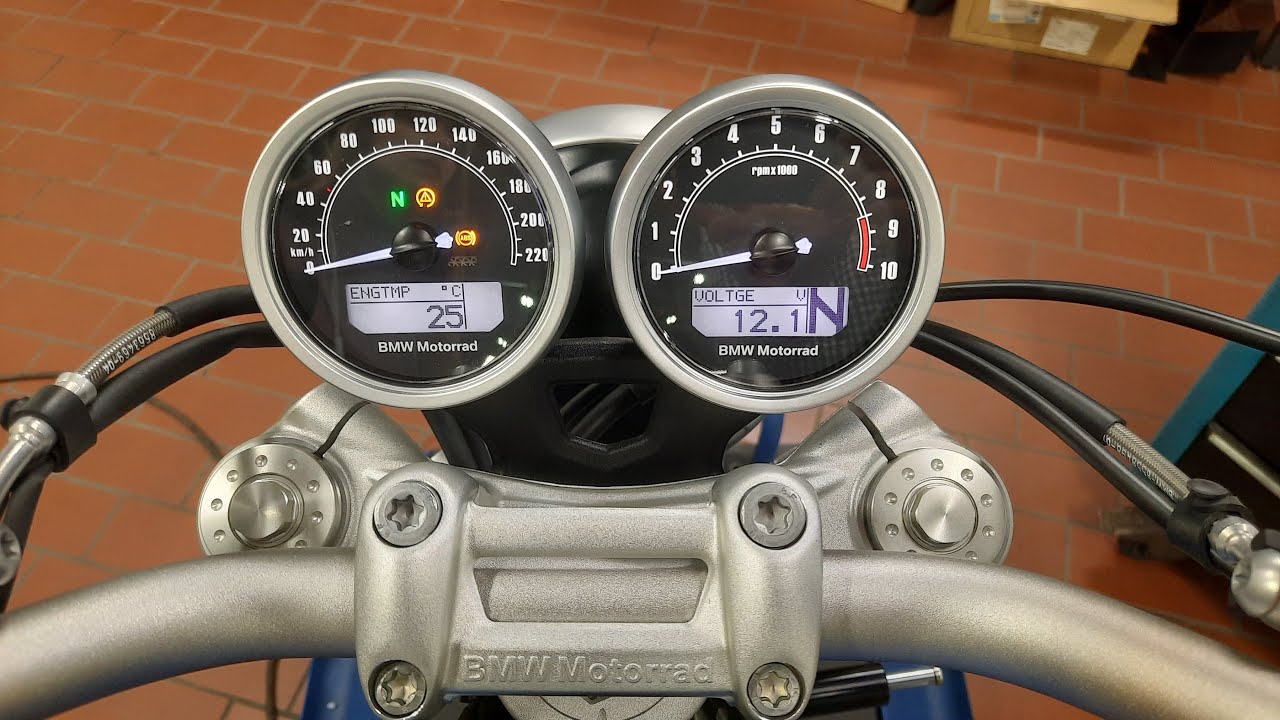 BMW R NineT Installation the tachometer