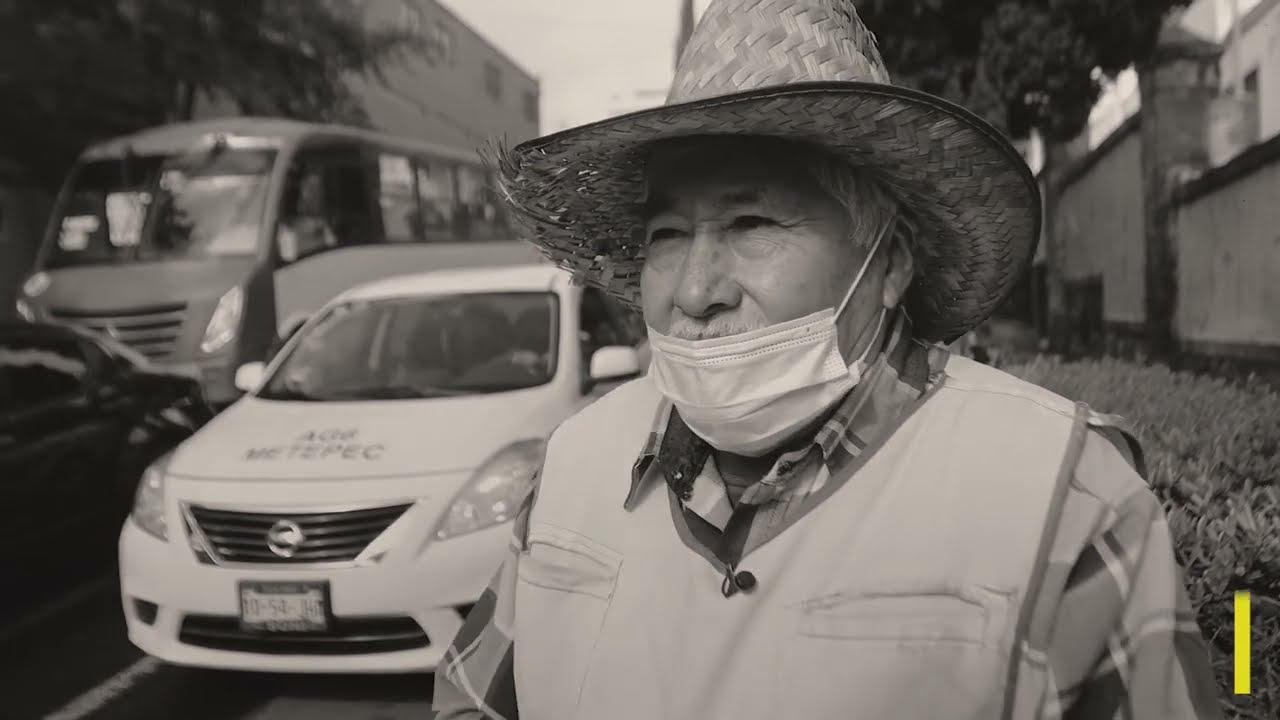 Ramiro Galicia, uno de los últimos voceadores de periódicos en Toluca