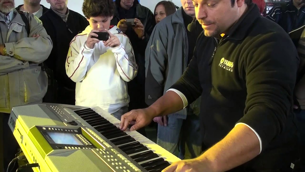 Prezentare Yamaha PSR E423 si PSR S710 la Workshop-ul organizat de catre SoundStudio din 2011