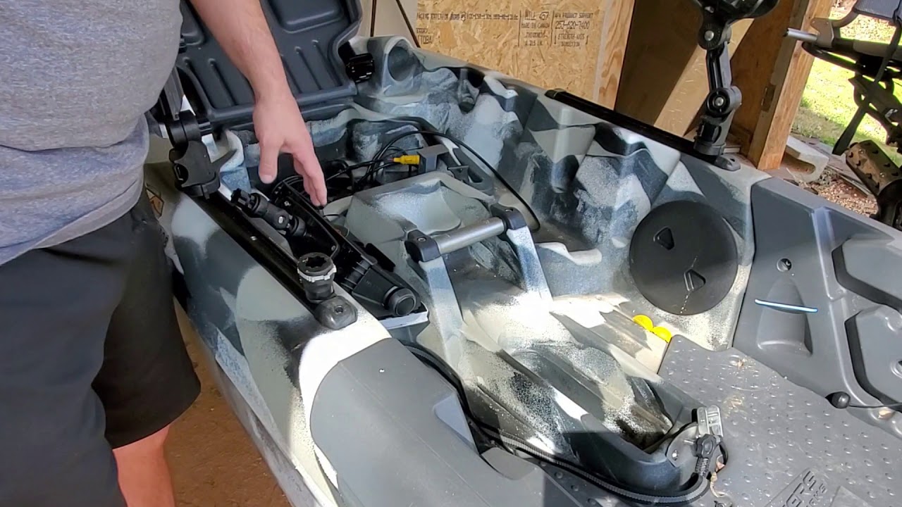 Easy fish finder installation on the Big Fish 108 kayak - Garmin 93sv