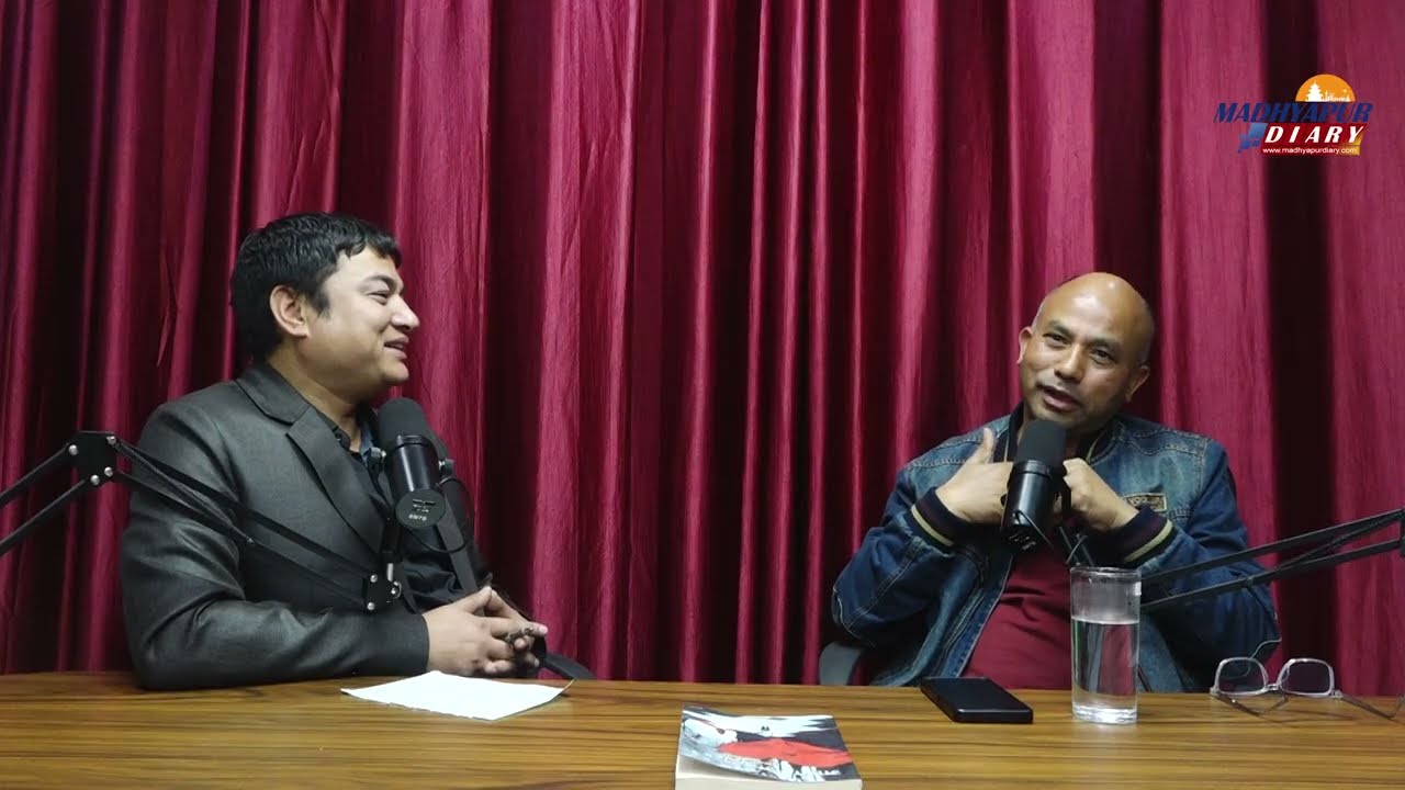चालिस वर्ष देखि पुस्तक पढिरहेका मध्यपुर ४ का लेखक उपन्यासकार मोहन कृष्ण श्रेष्ठ संगको सम्बाद ।