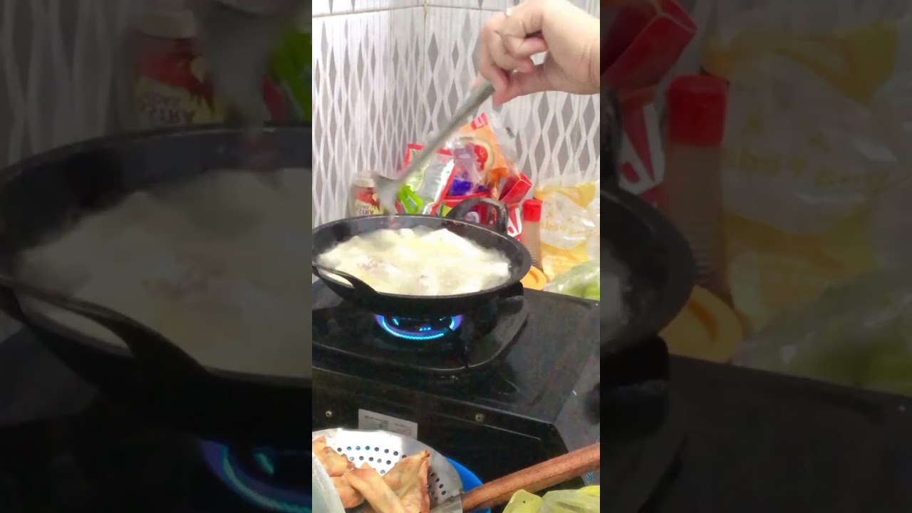 Sok hebat alhasil tangan kena minyak ‼️ #cooking #belanjacemilan #jajananviral #food #adayinmylife