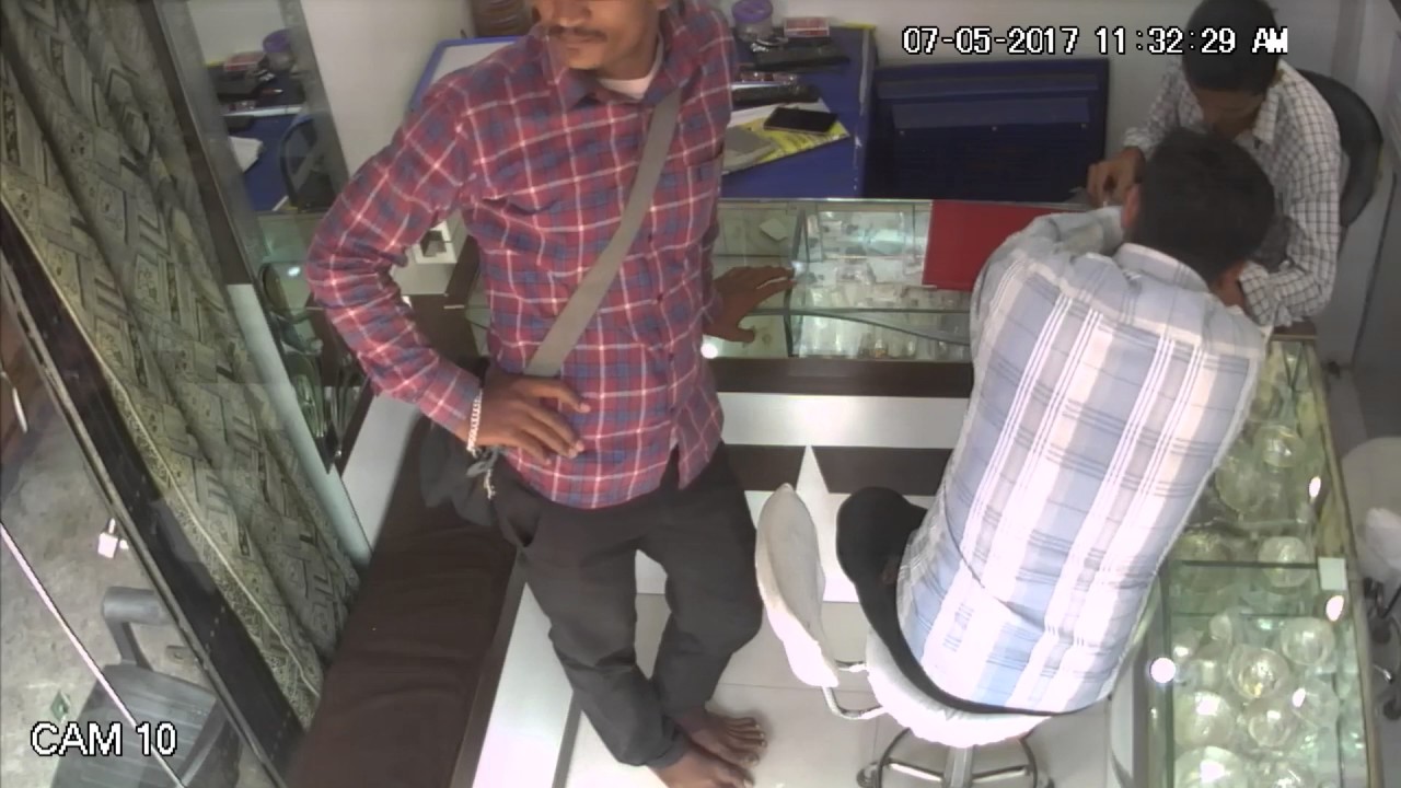 Palak jewellers chapra me chain chori