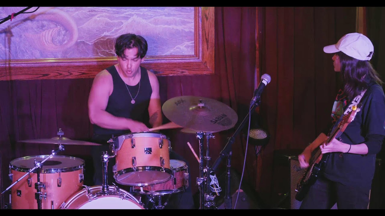 La Tuya live at The Redwood Bar