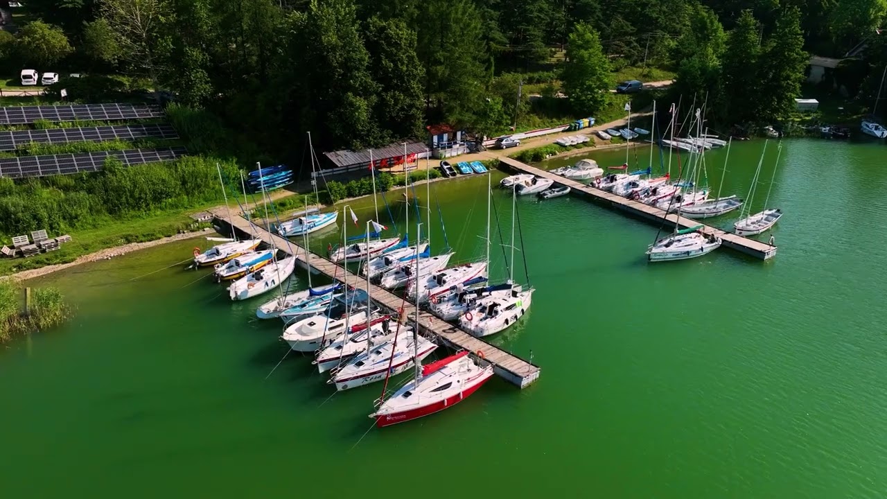 Nowoczesne ogrzewanie i żeglarska pasja – EEI Pellets 100 kW w Róży Wiatrów