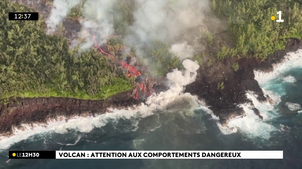 La coulée de lave dégage un panache gazeux dangereux en rencontrant l’océan, le risque est réel.