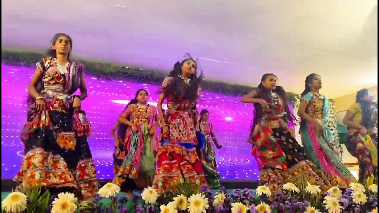Energetic dance performance by our 9th standard girls...🔥#dance #mvramanhighschoolcbseofficial #like