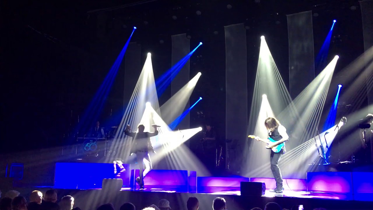 Cliff Richard, Beat it