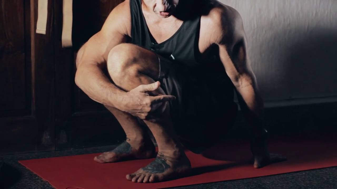 Ankle Dorsiflexion & Plantar Flexion   (Stretching for Yoga Series)