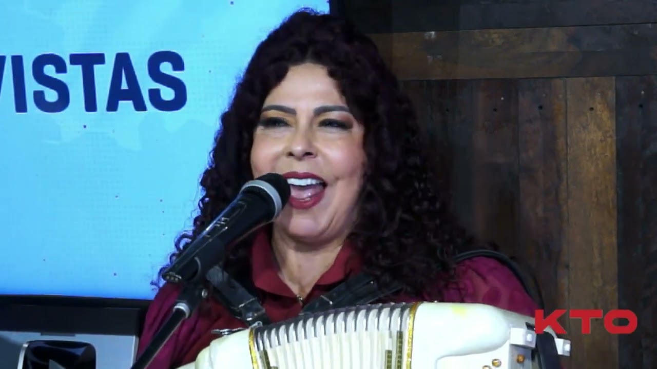 Marines Siqueira no Santo Fole - Só musicas