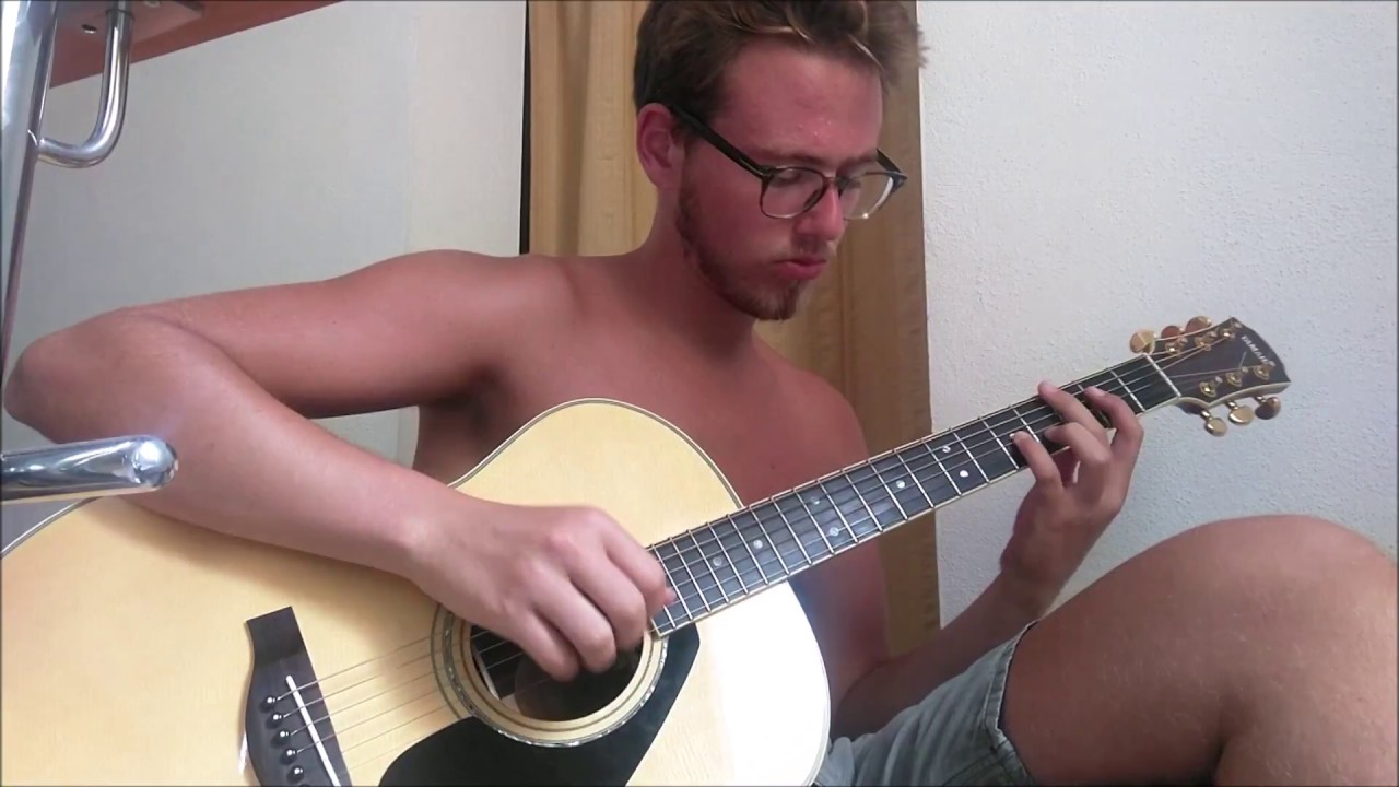 Bach - Toccata in D minor BWV 565 on acoustic guitar