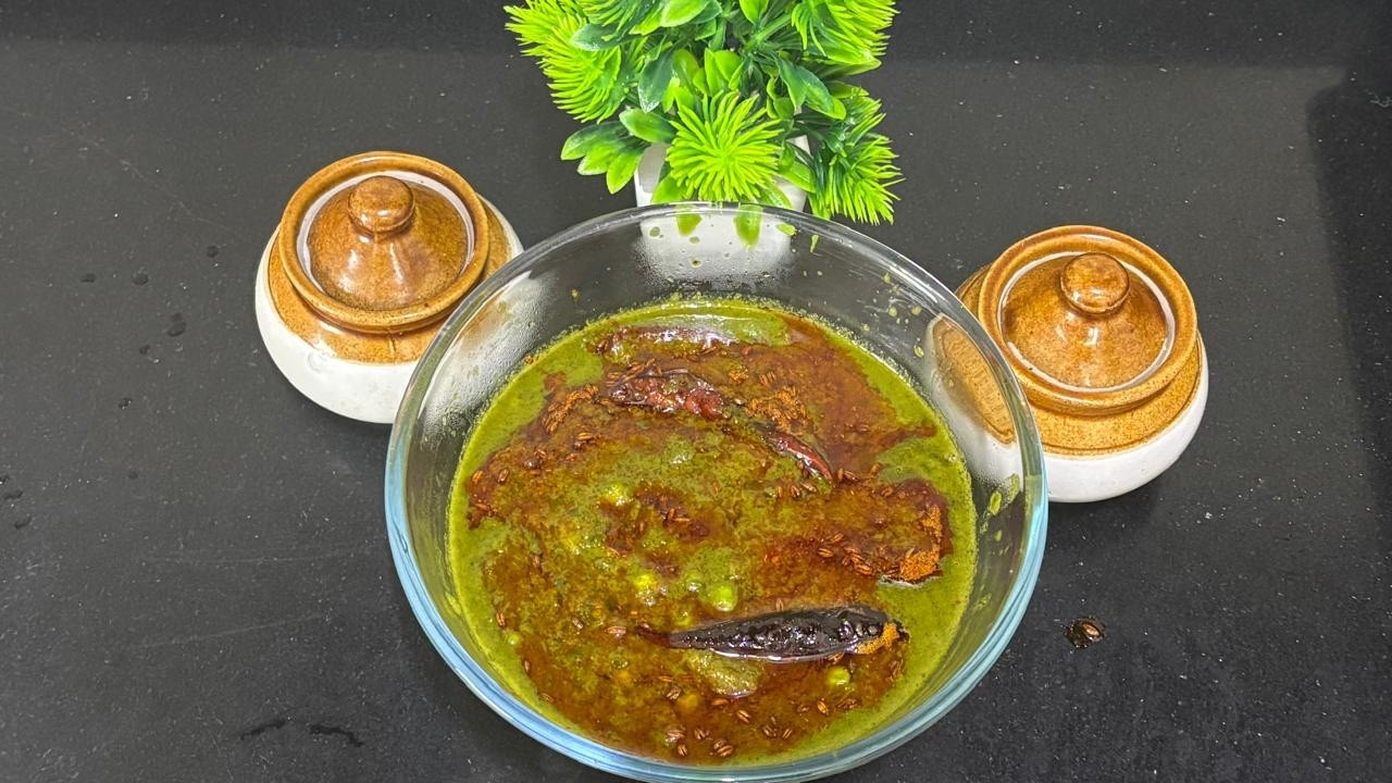 Dhaba Style Palak Matar Curry | Flavorful Spinach Green Peas Sabzi | Cooking Vlog Ep 214