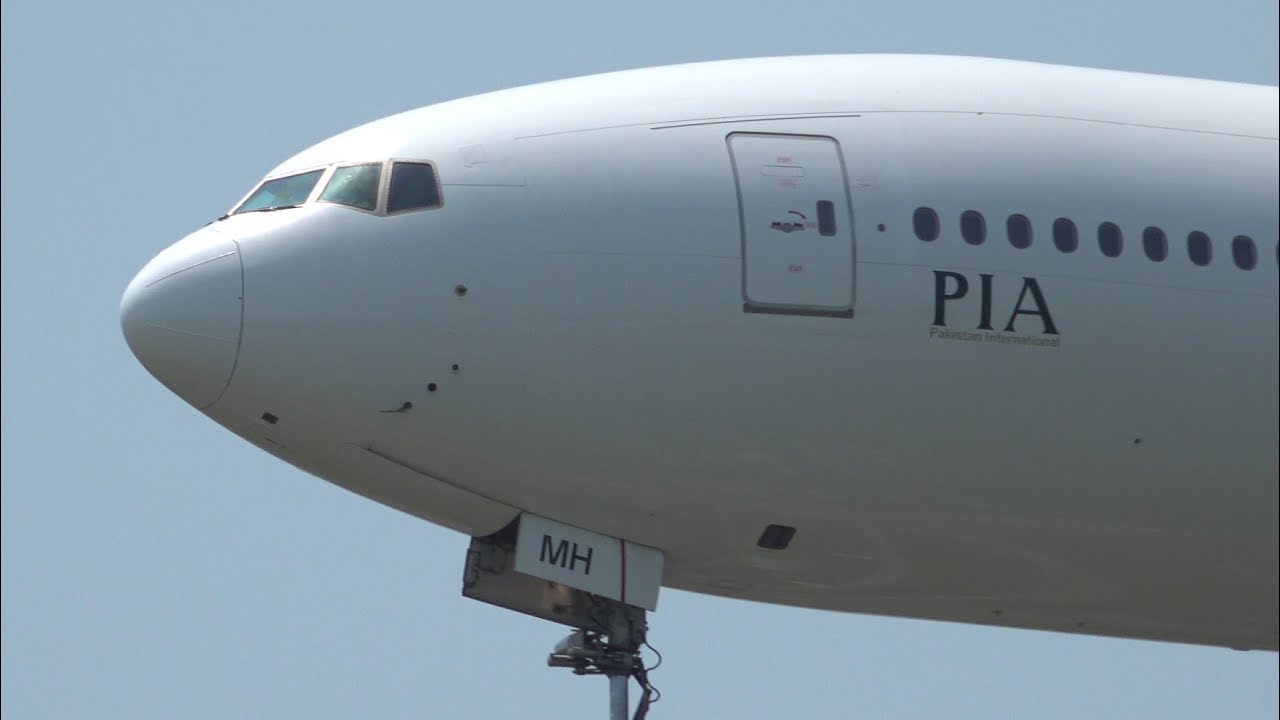 PIA Boeing 777-200ER AP-BMH Landing and Takeoff [NRT/RJAA]