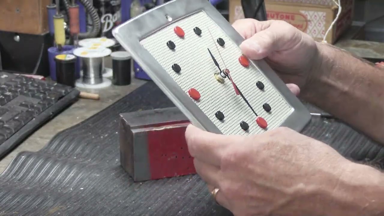 Обновление часов на модели NuTone K35 Clock Chime 1956 года