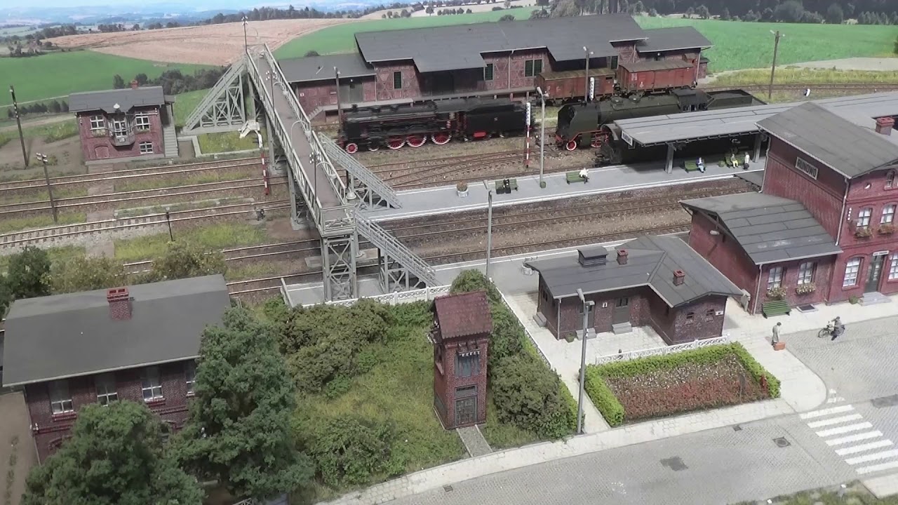 Very realistic model train layout H0 - Toromistrz-06