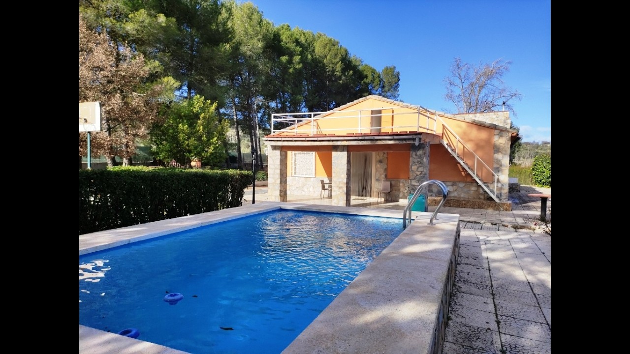 COUNTRY HOUSE FOR SALE NEAR BENILLOBA WITH POOL, 5 BEDROOMS AND 5,258 M² PLOT