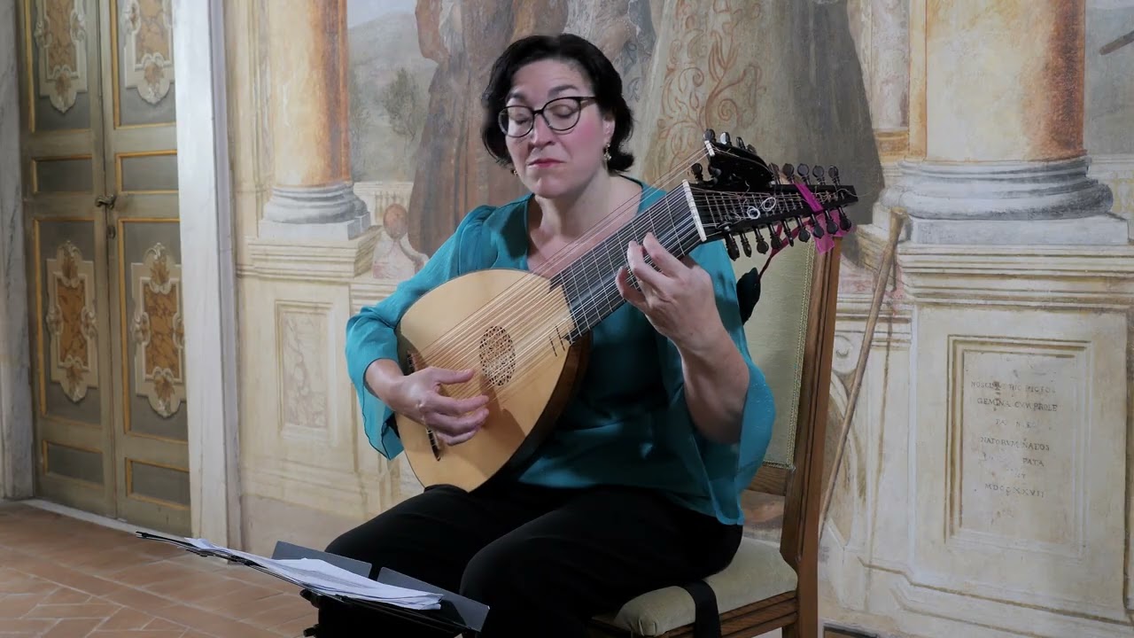 Pieces in C major by S. L. Weiss - Evangelina Mascardi lute