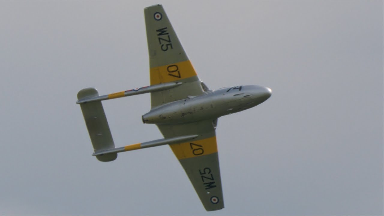 Vampire T.11 WZ507 at the Midlands Air Festival