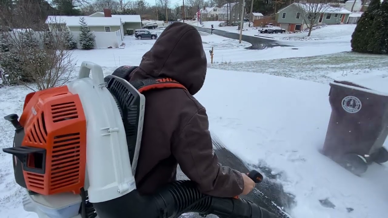 Stihl Dual Leaf Blowers | First test in snow ❄️ ⛄️