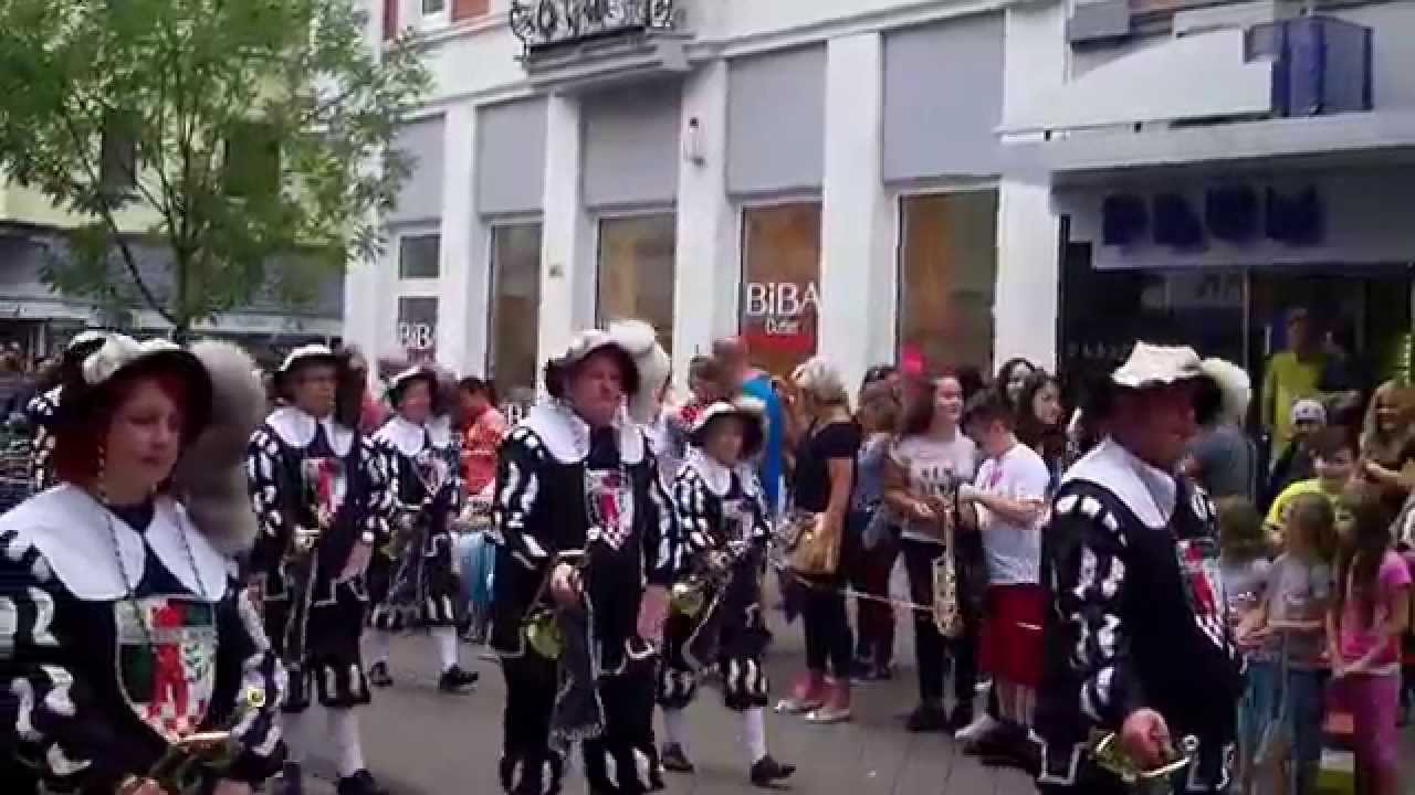 Cranger Kirmes, Fanfarencorps Landknechte Halver im  Festumzug 2015 011