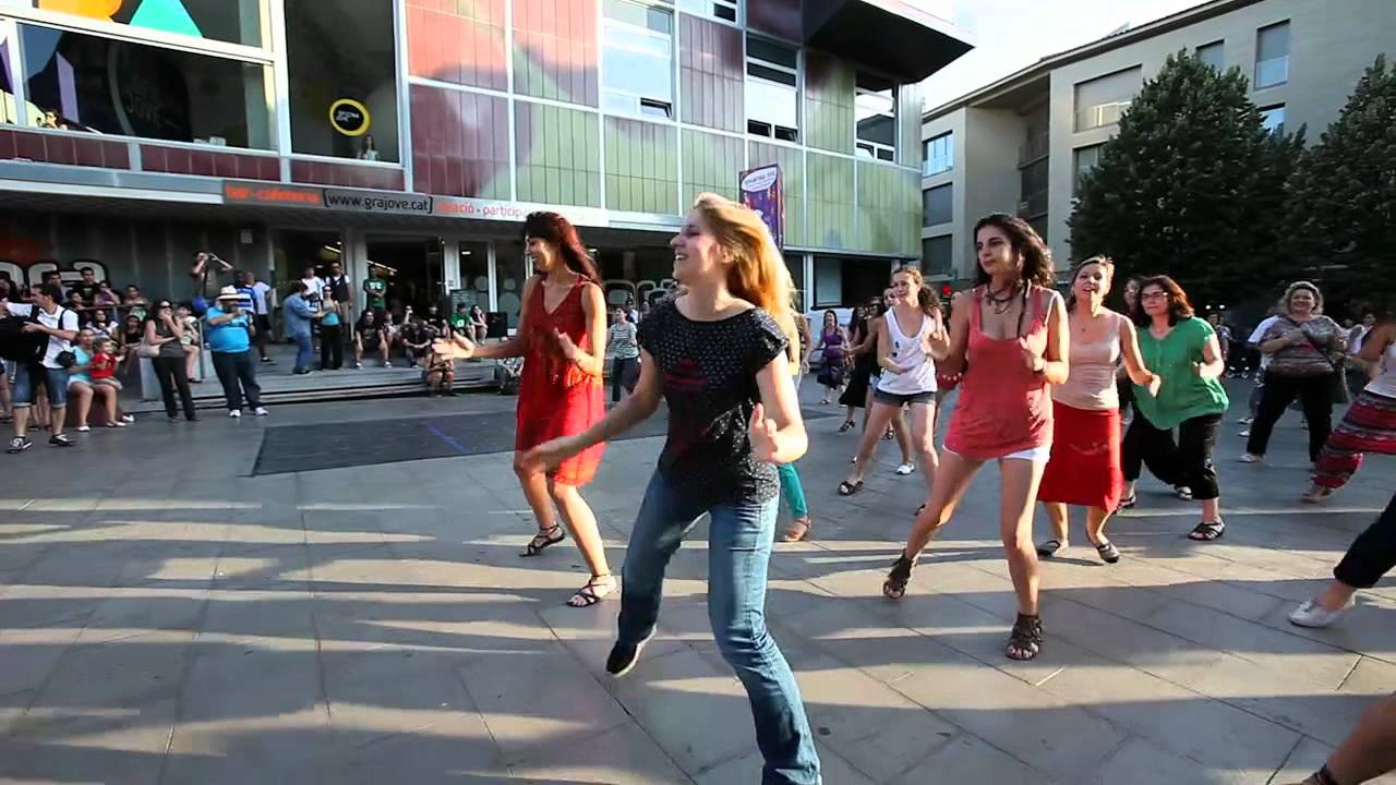 Flashmob de Bollywood Granollers 19.07.12 (Follow us @shindiacentre)