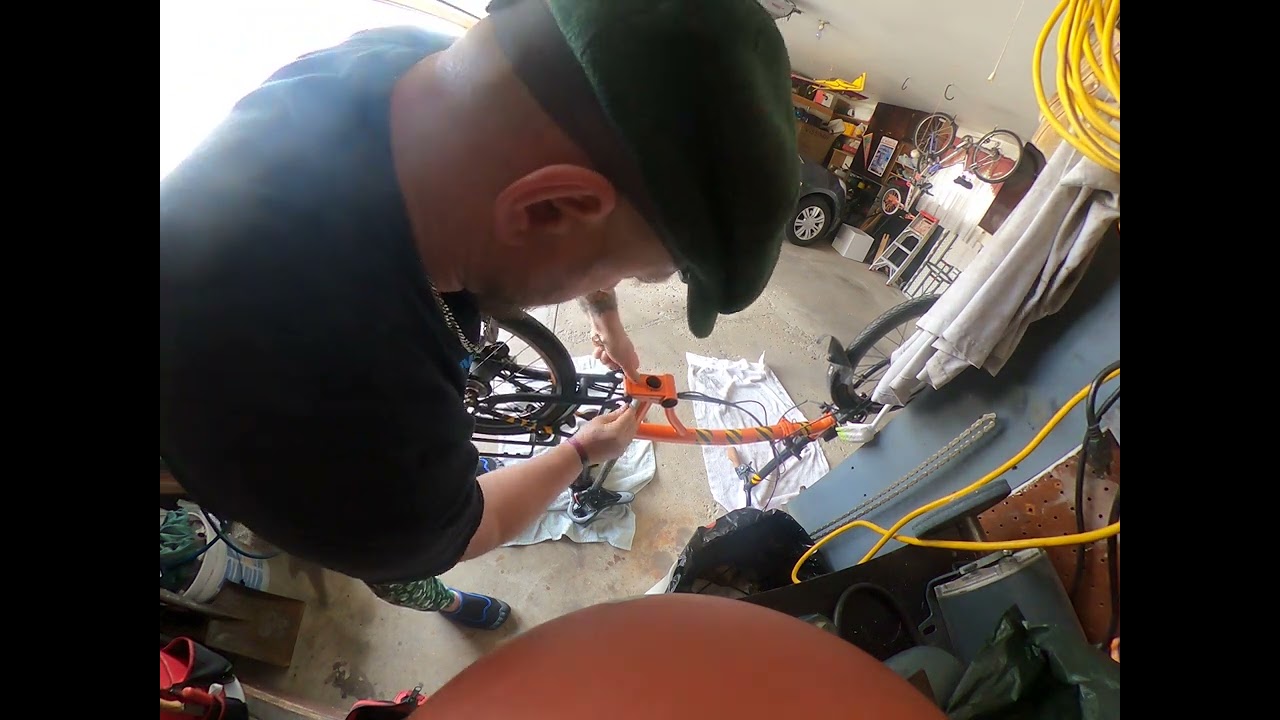 Hinge Pin Removal Fail | Brompton H6R