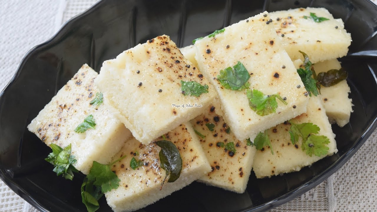 Idla - Idra - White Dhokla - Famous Gujarati Farsan Recipe - Priya R - Magic of Indian Rasoi
