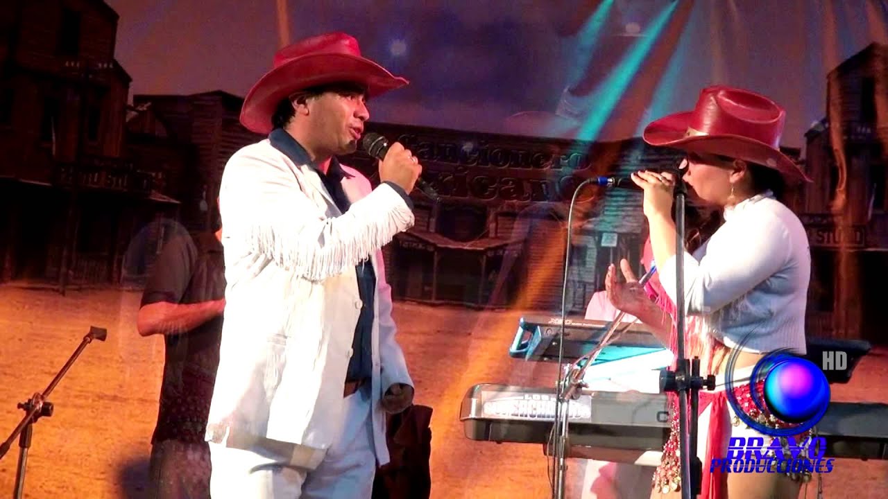 LOS RENEGADOS DE CHILE - LA PAREJA IDEAL -COVER- EN LA VERDADERA CUMBRE RANCHERA EN CERRO NAVIA 2013