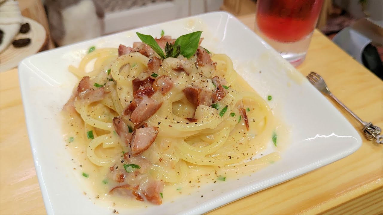 Pasta with Gorgonzola Blue Cheese, Brie Cheese, Cream & Sausage | Recipe with Subtitle | Tiny Cafe