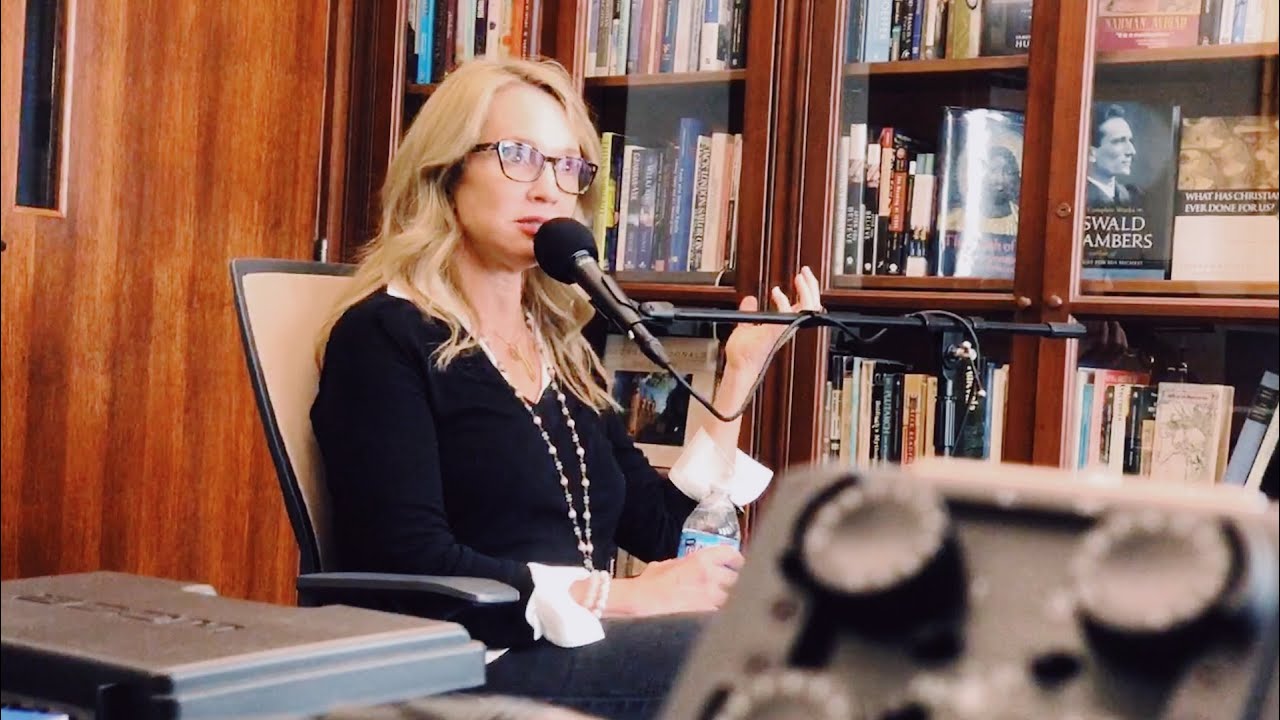 Patti Callahan, “Becoming Mrs. Lewis” – Podcast Episode