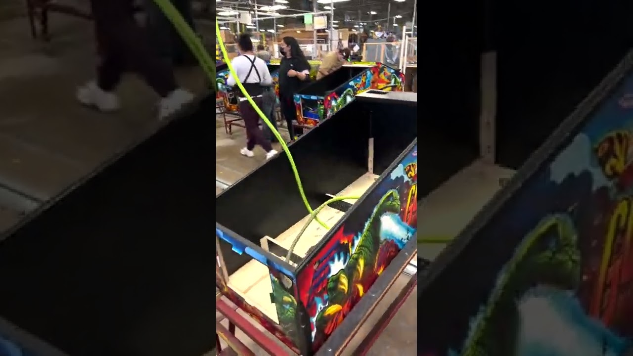 VISITE DE L'USINE STERN PINBALL - CHICAGO