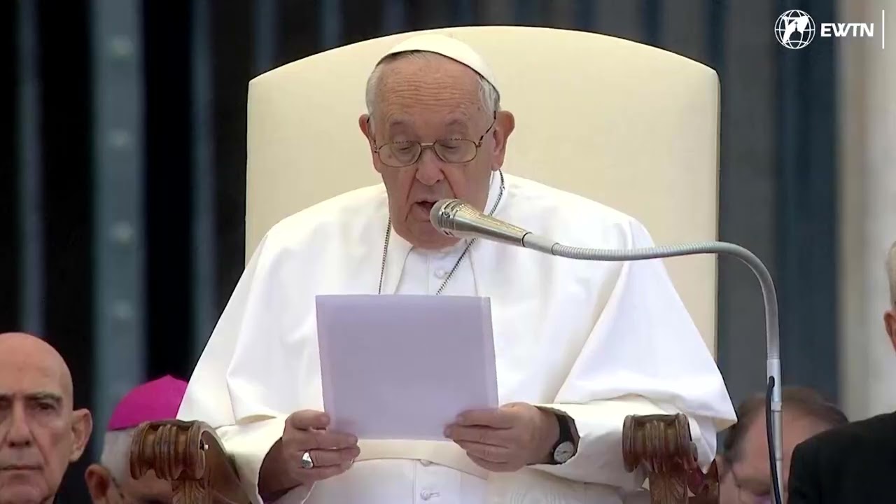 Pope Francis and Pope Tawadros II make history at St. Peter's Square