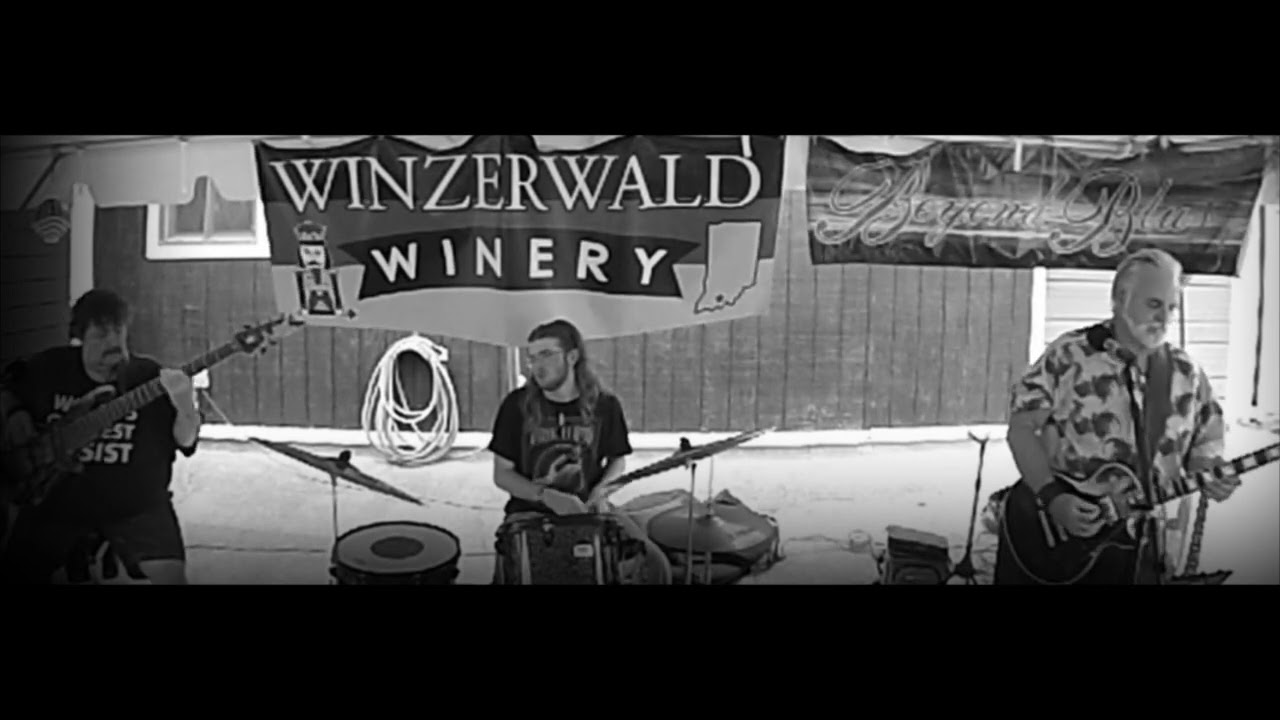 Beyond Blu Phone Booth   Winzerwald Winery July 2023
