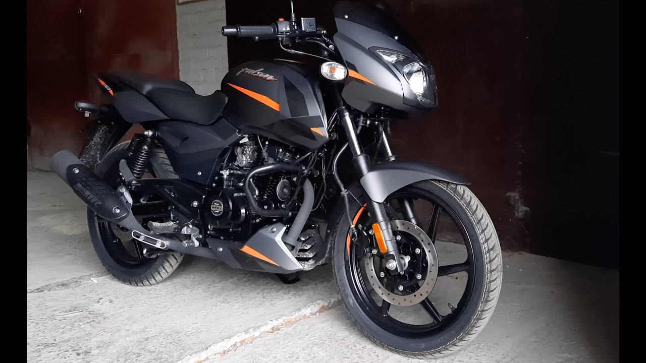 Знайомство з Bajaj Pulsar 180 2024 року