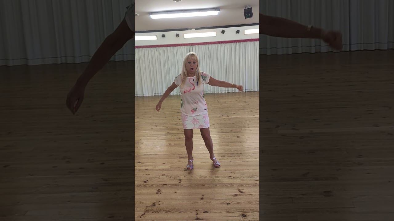 LES PAS DE SALSA