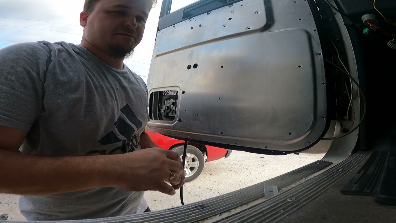 FREIGHTLINER CLASSIC WINDOW REGULATOR REPLACEMENT