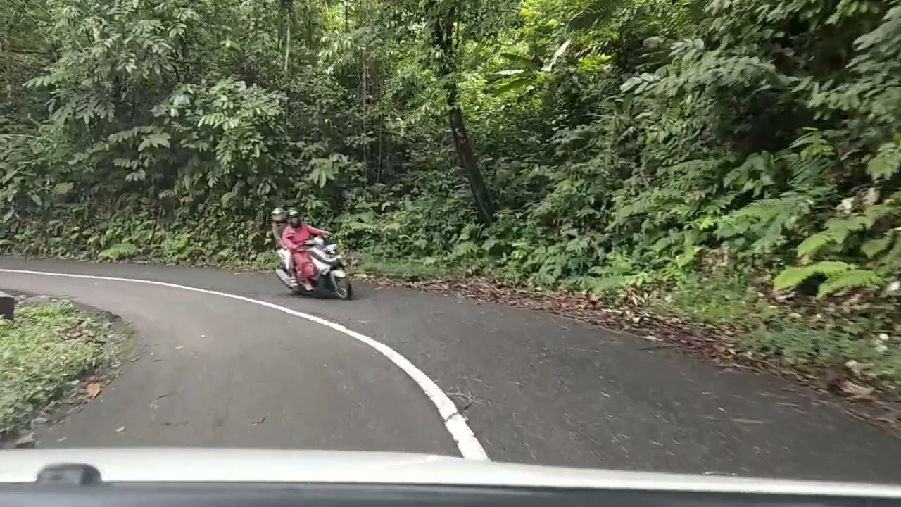 Jalan Berliku Mendering Kab Bengkayang 
