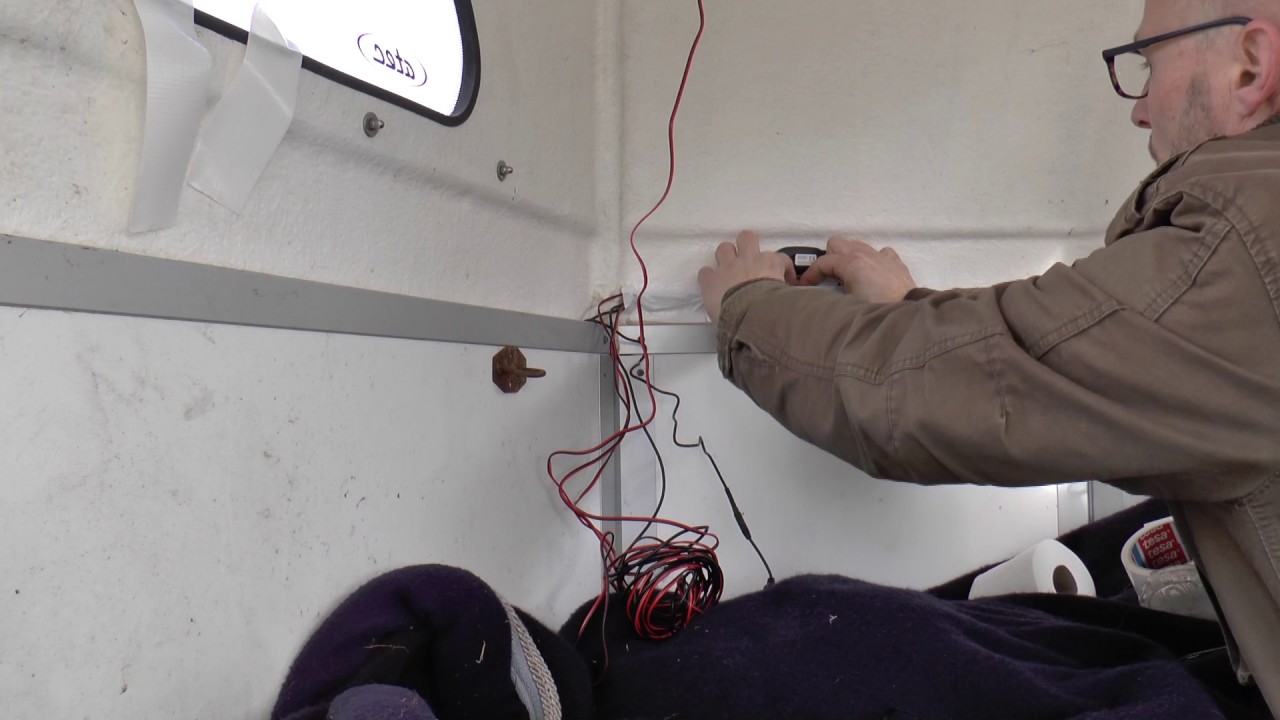 De camera voor in de paardentrailer