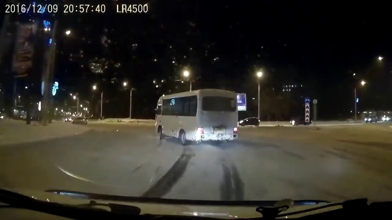 Russian bus drift