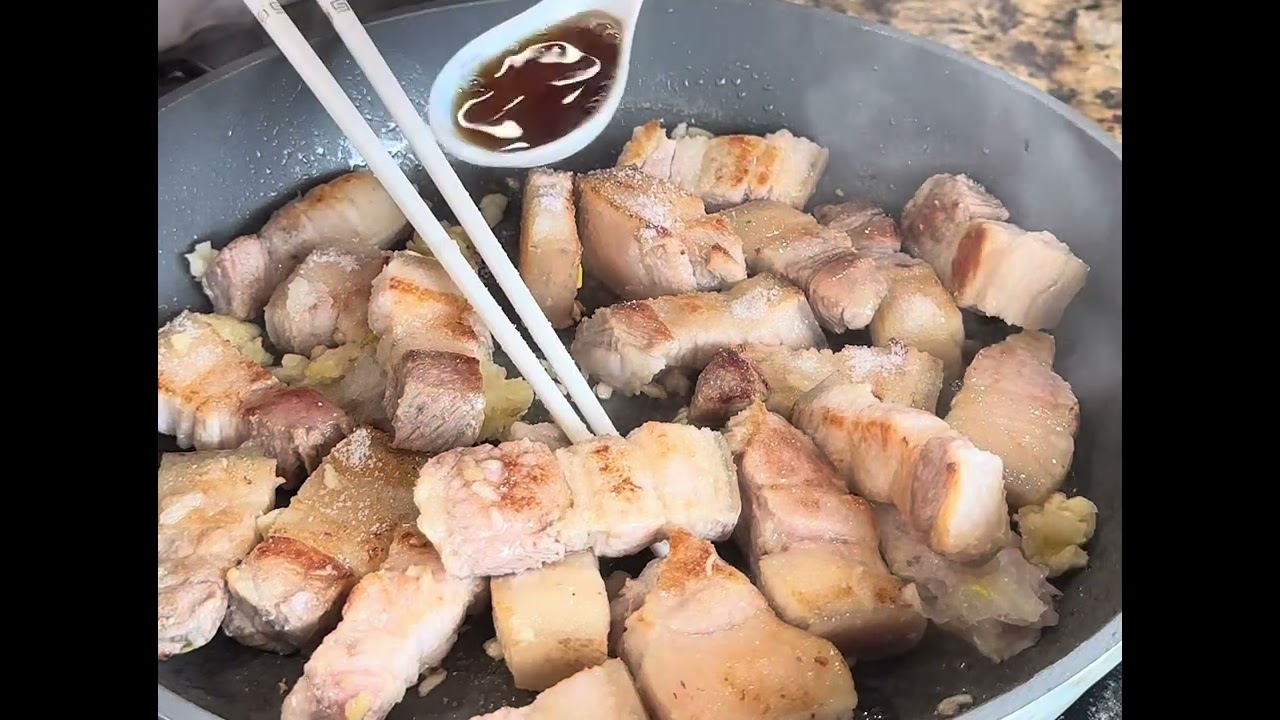Thịt kho trứng cút siêu dễ, không cần thắng nước màu vẫn ngon.