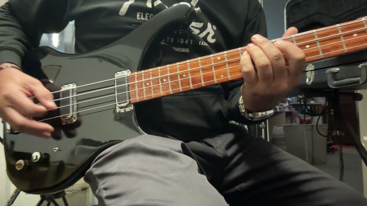 2008 Rickenbacker 4004L Laredo - Jetglo - Roundwound Strings