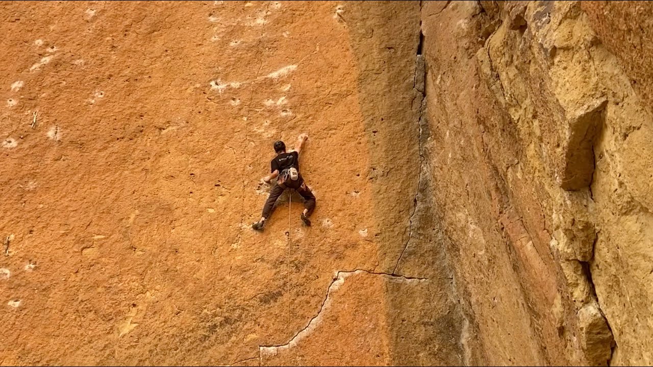 Heinous Cling Start, Smith Rock - 5.12a